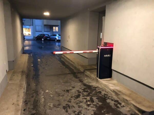Durchfahrt Schranken FAAC B680H