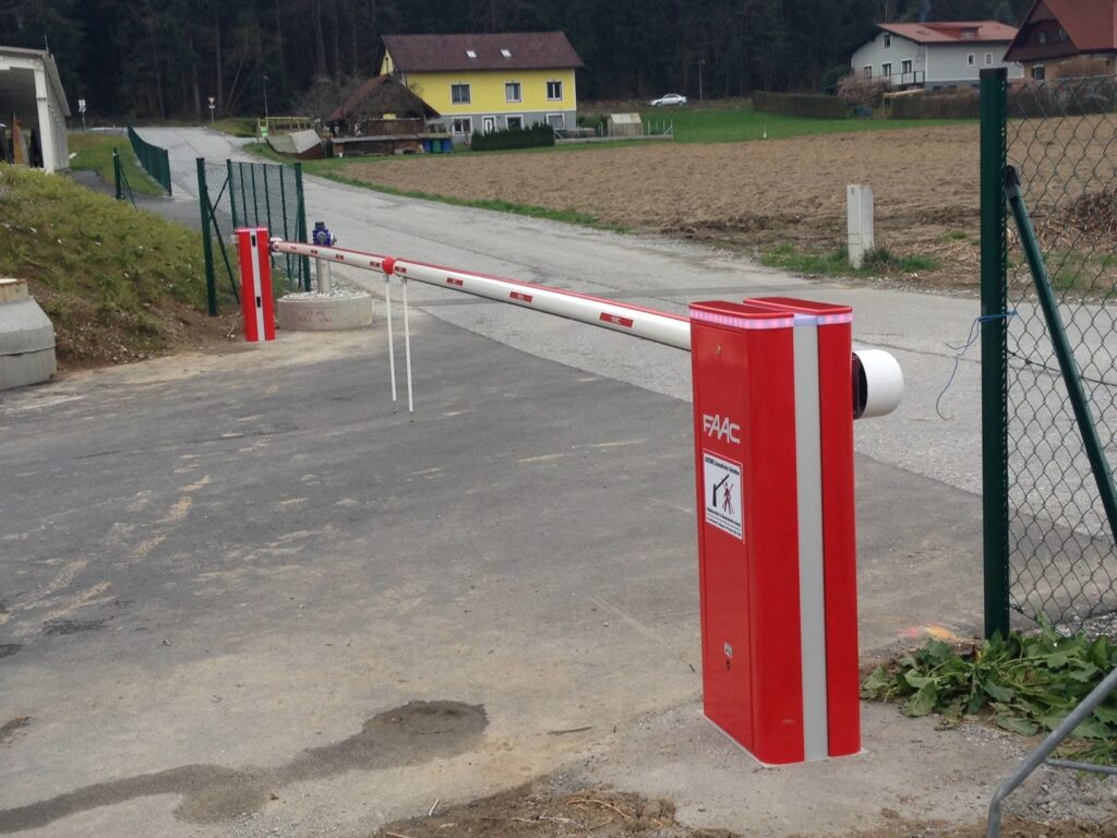 Schranke bei einer Firmenzufahrt