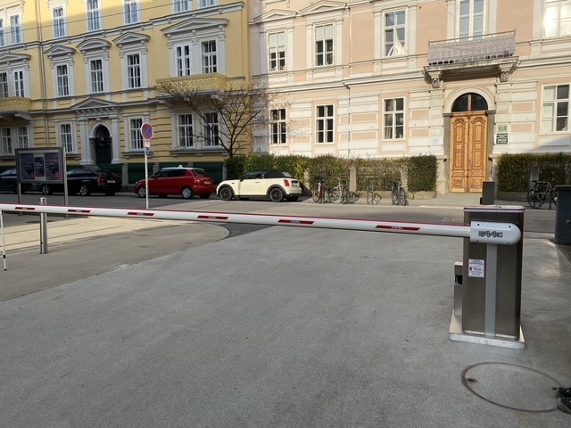 Faac Edelstahlschranken mit X-Guard Laserscanner