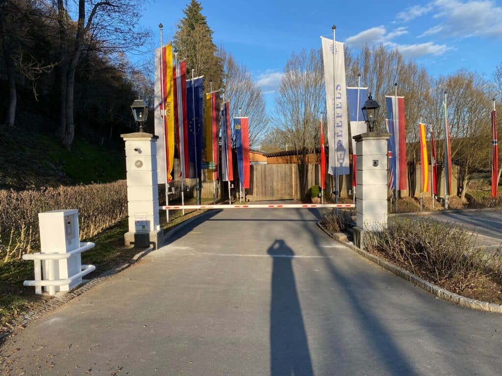 Schranken Hotelzufahrt