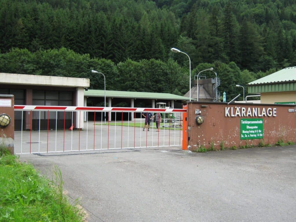 Faac 640 Schranken mit Hängegitter verlängert