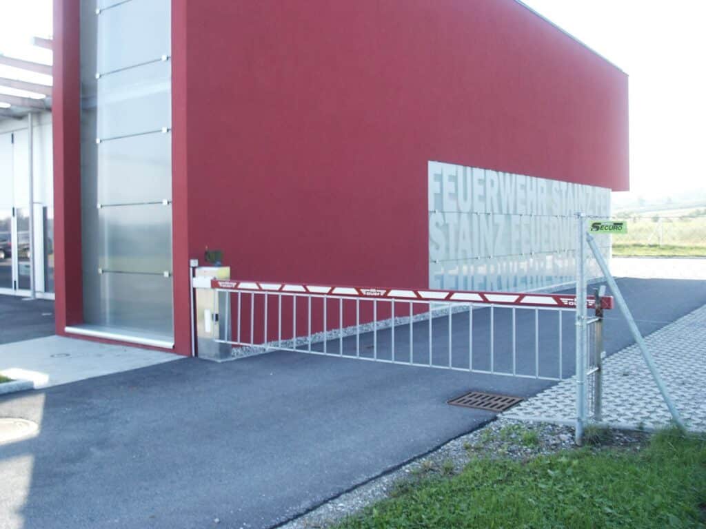 Edelstahl Schranke , Auer, Hängegitter