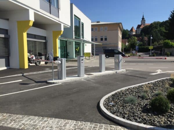 Parksystem mit Bezahlsystem von Faac.